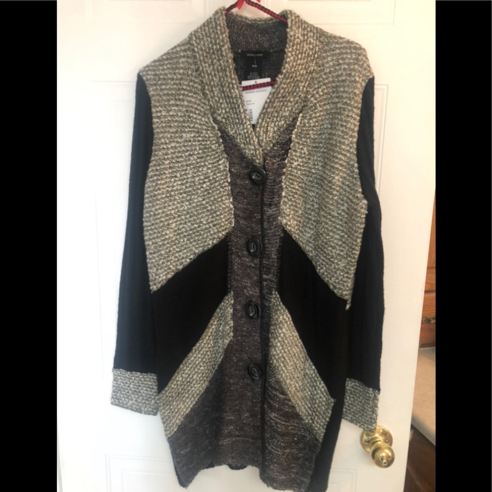 Beautiful high quality knit cardigan